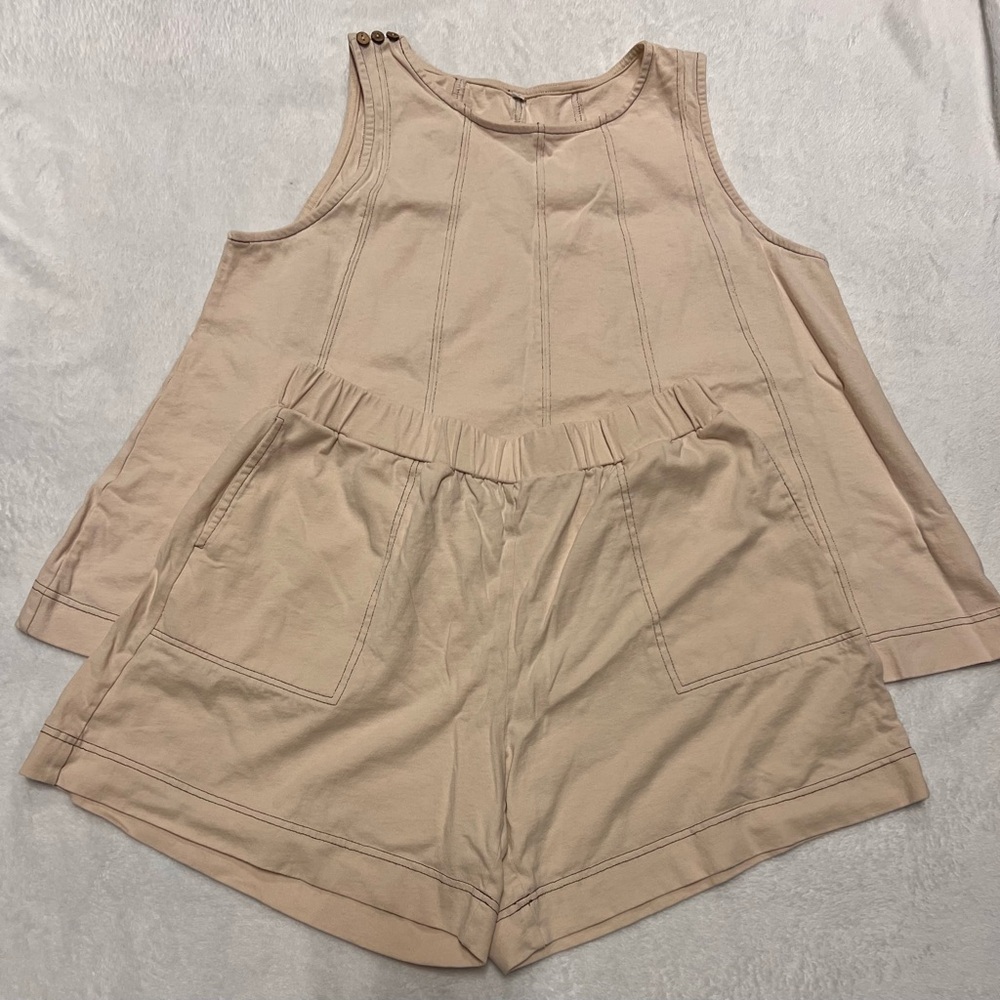 Cream/Beige Sleeveless Tank and Elastic Waist Shorts Set - Picture 2 of 5